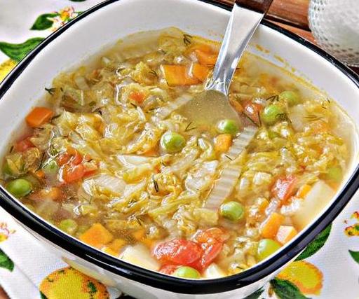 Овощной суп из пекинской капусты со свежим горошком