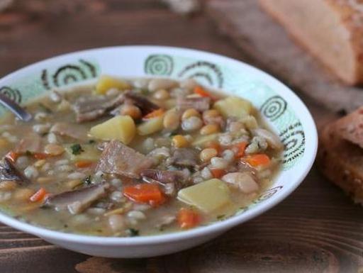 Густая похлёбка с грибами, овощами, бобовыми и перловкой