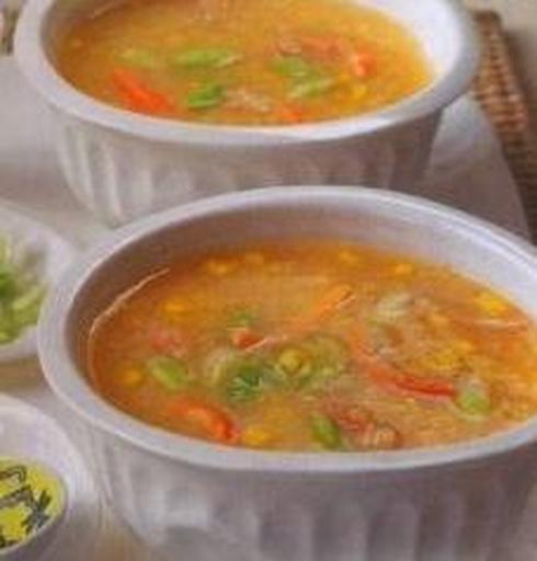 Суп з крабовим м'ясом та кукурудзою