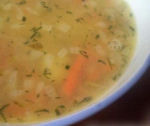 Гороховий суп з малосольними огірками