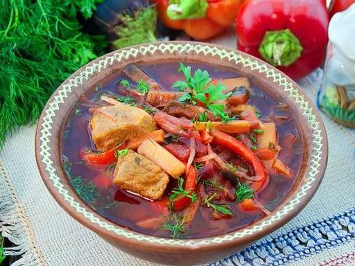 Густой борщ с баклажанами и говядиной