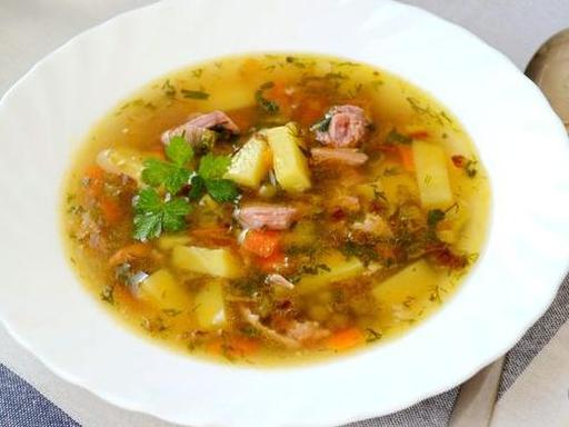 Суп со свиной тушёнкой и консервированным зелёным горошком