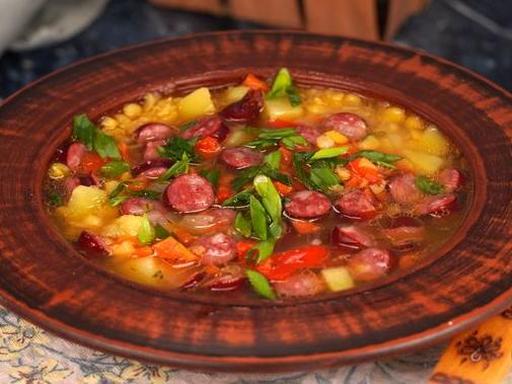Pea Soup with Smoked Sausages and Sweet Pepper