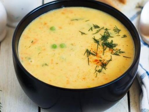 Creamy Pea Soup with Cream and Processed Cheese