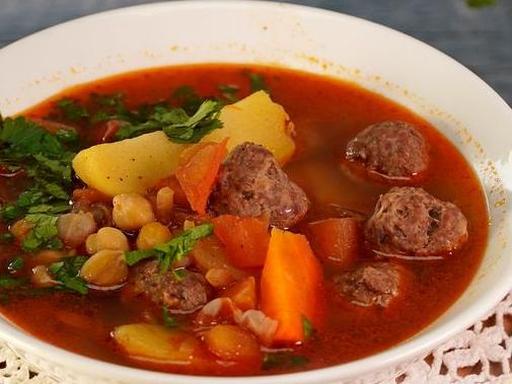 Кюфта-шурпа (турецький суп з фрикадельками)